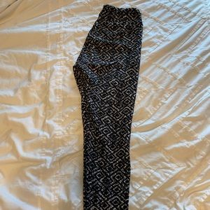 Black and white Lularoe leggings